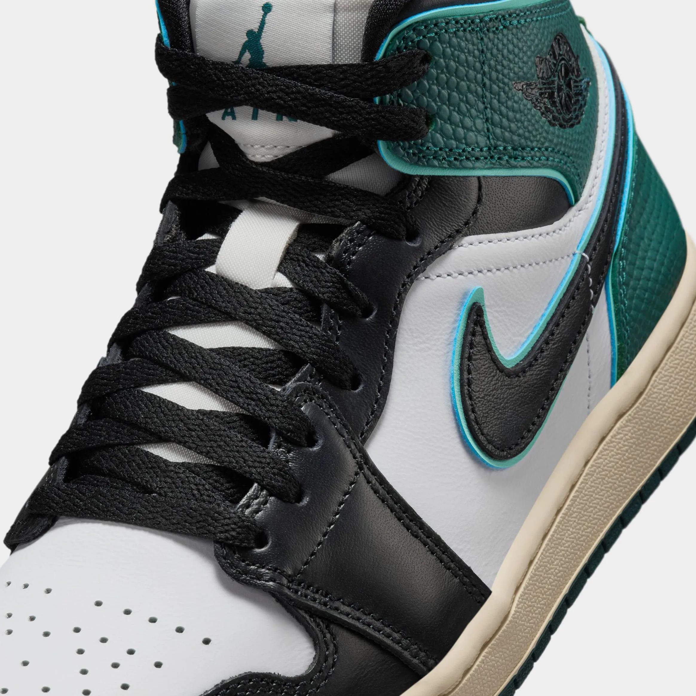 Air Jordan 1 Retro Mid SE Oxidized Green Womens Lifestyle Shoes (White/Light Dew/Oxidized Green/Black)