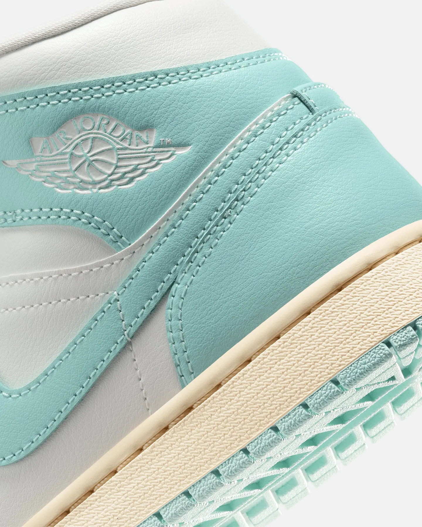 Jordan Women's Air Jordan 1 Mid "Light Dew" Sail/Light Dew Muslin