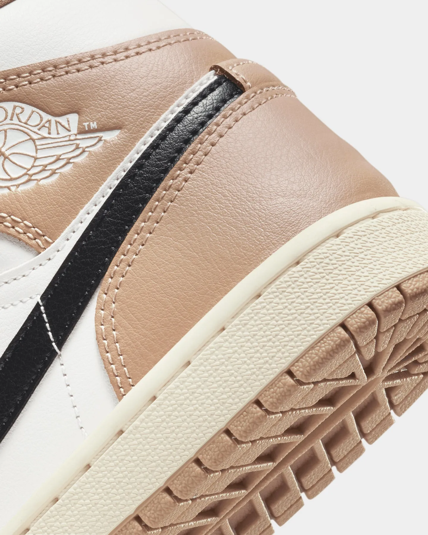 Jordan Women's Air Jordan 1 Mid Sail/Black-Desert