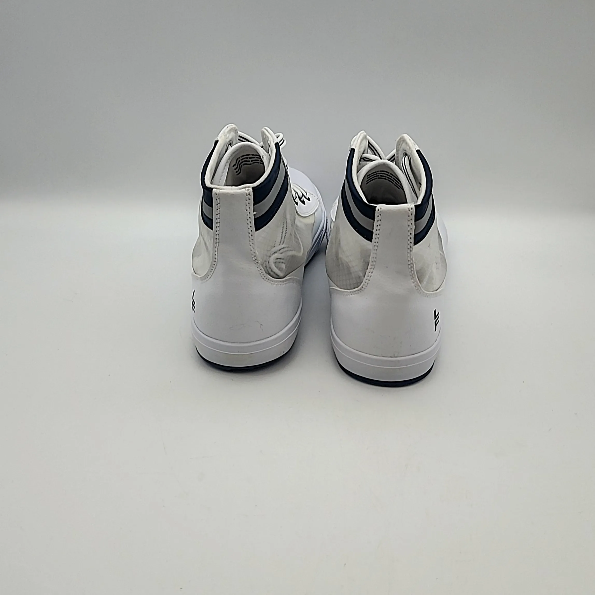 London Fog Womens Bolt Court High Top Sneakers, Size 4M