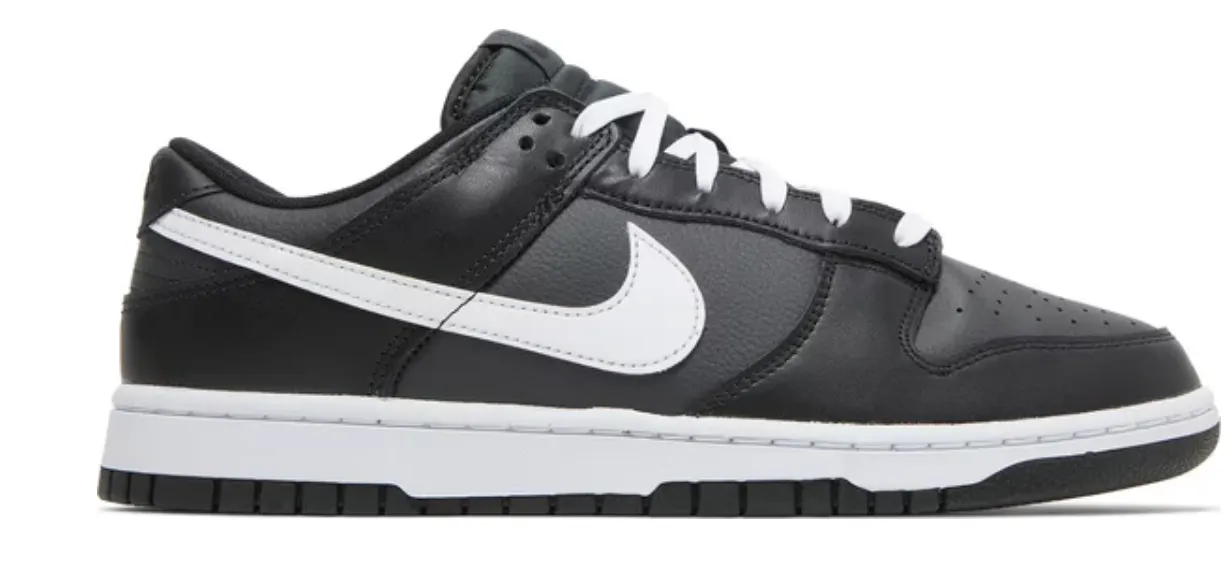 Nike- Dunks - Black / White