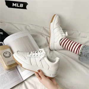 QWEEK Women Flat White Platform Korean Casual Sports Shoes Sneakers Running Trainers Spring Autumn Rubber Sole Athletic Canvas