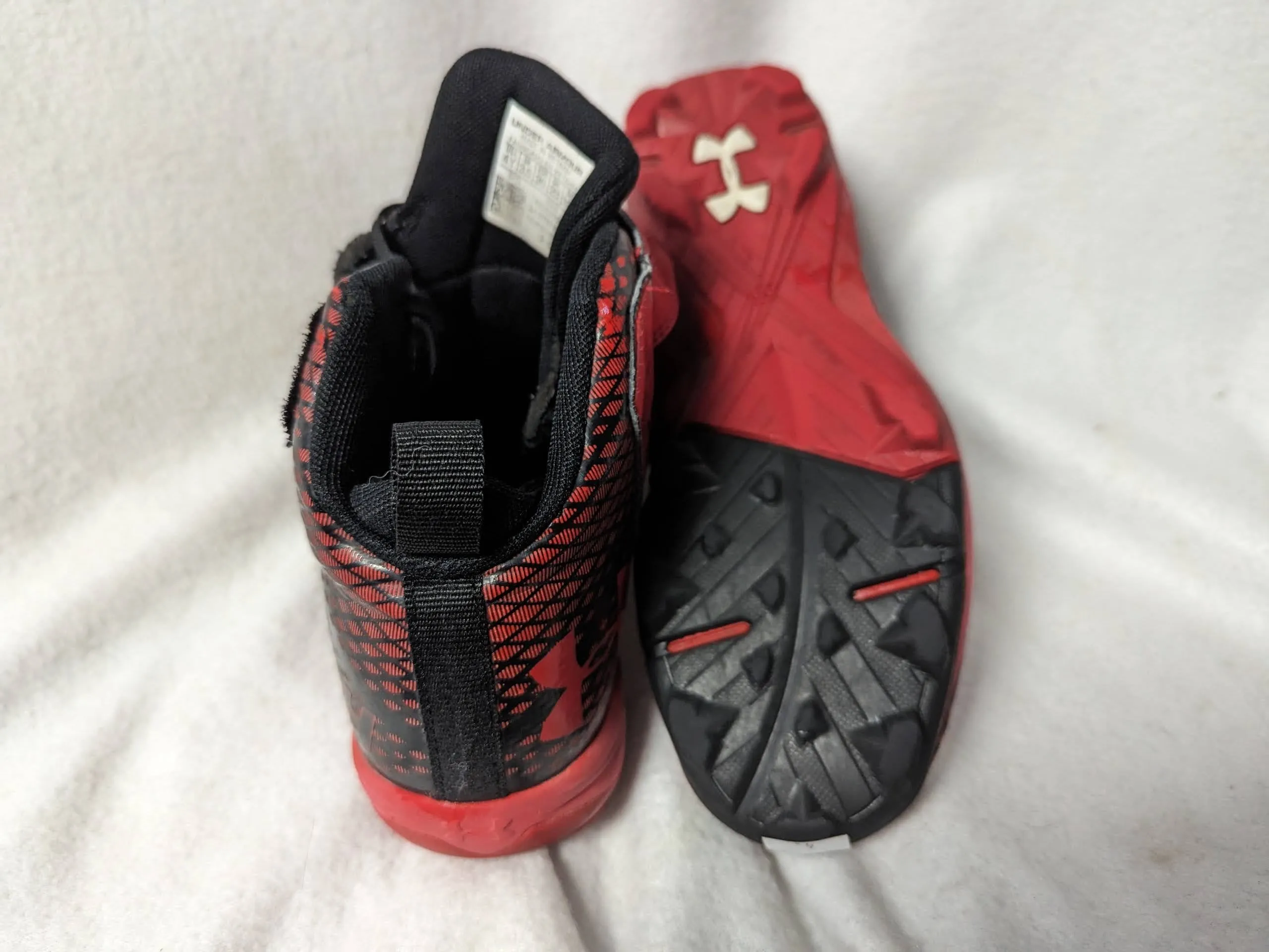 Under Armour 3.4 Cleats Size 4 Color Red Condition Used